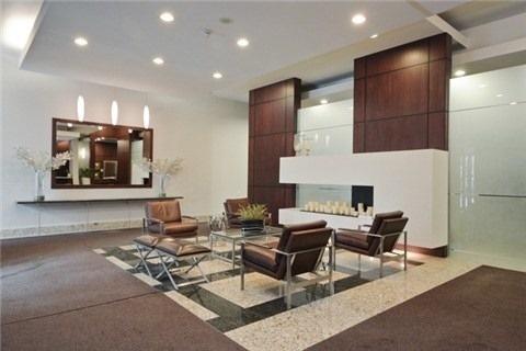 2807 - 18 Parkview Ave, Condo with 3 bedrooms, 2 bathrooms and 1 parking in Toronto ON | Image 2