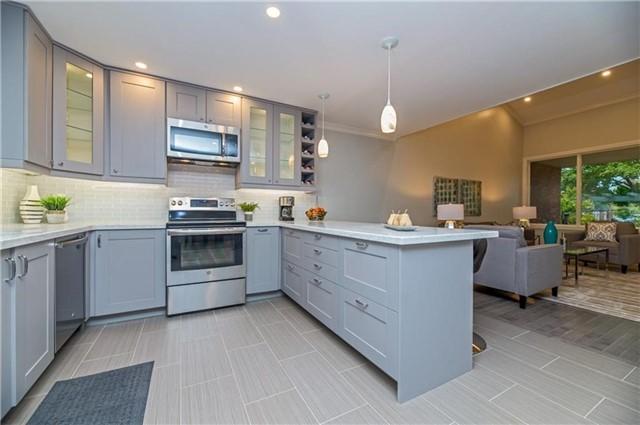 4 - 1580 Kerns Rd, Townhouse with 2 bedrooms, 3 bathrooms and 1 parking in Burlington ON | Image 7