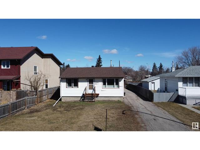 15906 106a Av Nw, House detached with 3 bedrooms, 2 bathrooms and null parking in Edmonton AB | Image 32