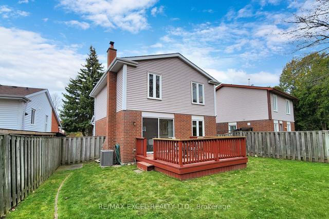 5 Oakhaven Dr, House detached with 3 bedrooms, 3 bathrooms and 4 parking in Toronto ON | Image 32