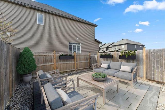 109 Hawkeswood Drive, Townhouse with 3 bedrooms, 3 bathrooms and 3 parking in Ottawa ON | Image 29