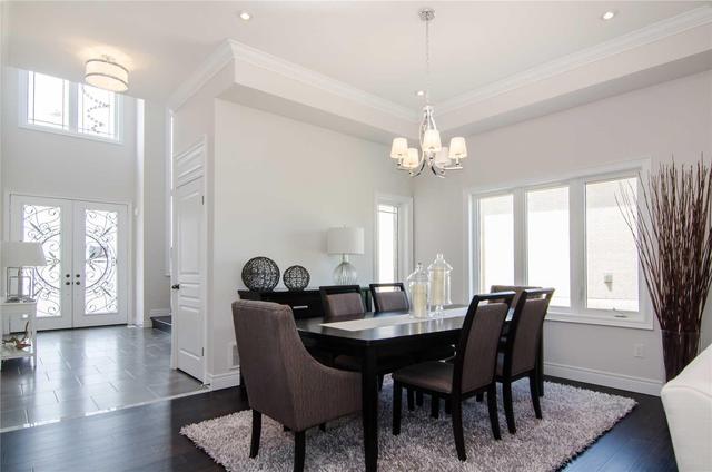 35 Riesling Crt, House detached with 4 bedrooms, 3 bathrooms and 4 parking in Hamilton ON | Image 4