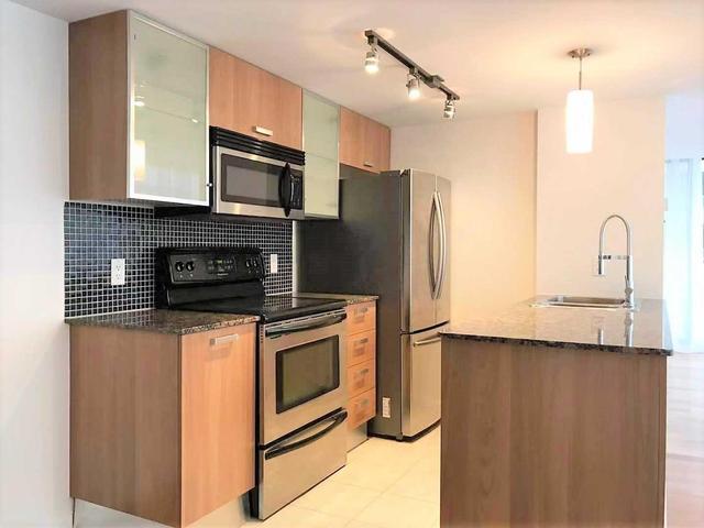 307 - 37 Grosvenor St, Condo with 2 bedrooms, 2 bathrooms and 1 parking in Toronto ON | Image 5