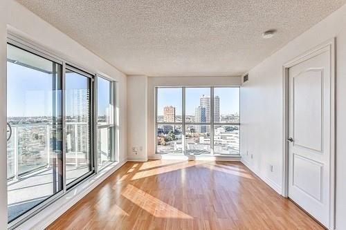 2009 - 60 Town Centre Crt, Condo with 2 bedrooms, 1 bathrooms and 1 parking in Toronto ON | Image 4