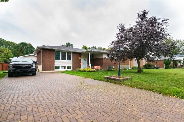 15 Summit Dr, House detached with 4 bedrooms, 2 bathrooms and 8 parking in North Bay ON | Image 1