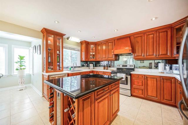 16 Westmoreland Crt, House detached with 4 bedrooms, 6 bathrooms and 9 parking in Markham ON | Image 32