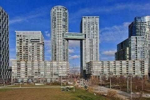 622 - 10 Capreol Crt, Condo with 2 bedrooms, 2 bathrooms and 1 parking in Toronto ON | Image 2
