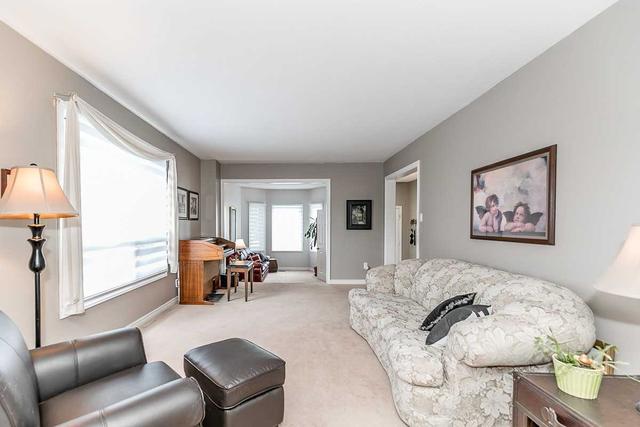 264 Elman Cres, House detached with 4 bedrooms, 3 bathrooms and 6 parking in Newmarket ON | Image 8