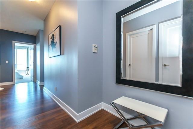 1709 - 120 Homewood Ave, Condo with 2 bedrooms, 2 bathrooms and 1 parking in Toronto ON | Image 2