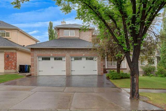 236 Edgevalley Way Nw, House detached with 5 bedrooms, 3 bathrooms and 4 parking in Calgary AB | Image 1