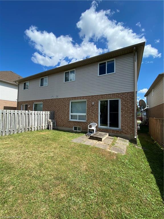 200 Summers Drive, House semidetached with 3 bedrooms, 1 bathrooms and 2 parking in Thorold ON | Image 3