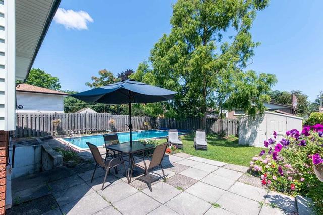 61 Woodrow St, House detached with 3 bedrooms, 2 bathrooms and 5 parking in St. Catharines ON | Image 30