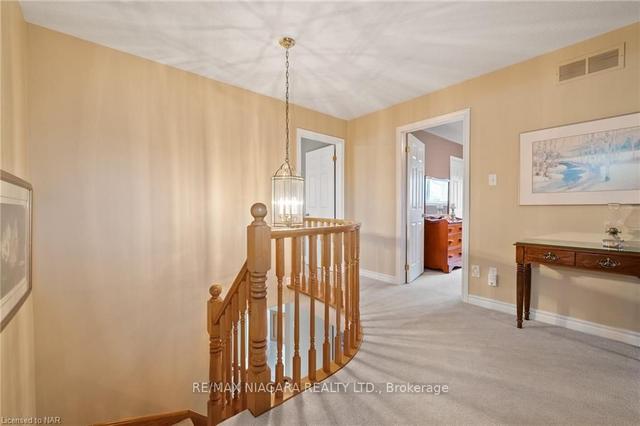 24 Farris Ave, House detached with 3 bedrooms, 2 bathrooms and 4 parking in St. Catharines ON | Image 8