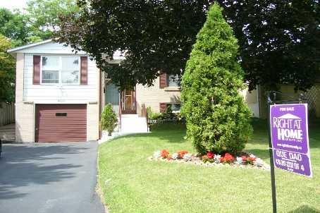 400 Terry Dr, House detached with 3 bedrooms, 2 bathrooms and 4 parking in Newmarket ON | Image 2