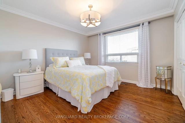 237 Derrydown Rd, House detached with 4 bedrooms, 4 bathrooms and 7 parking in Toronto ON | Image 3