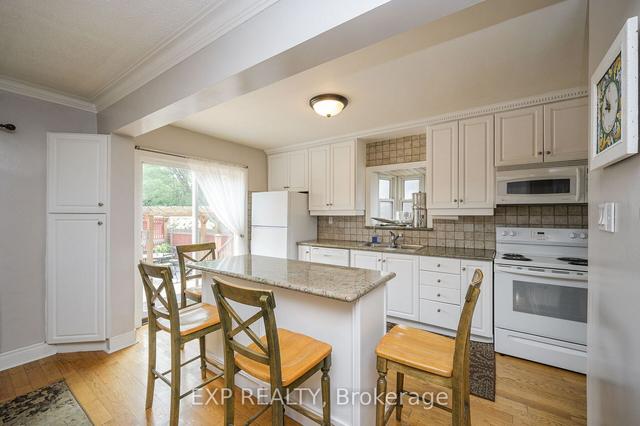 497 Donlands Ave, House detached with 3 bedrooms, 2 bathrooms and 3 parking in Toronto ON | Image 8