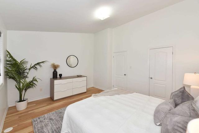 18 Piggot Mews, House attached with 3 bedrooms, 2 bathrooms and 2 parking in Toronto ON | Image 10