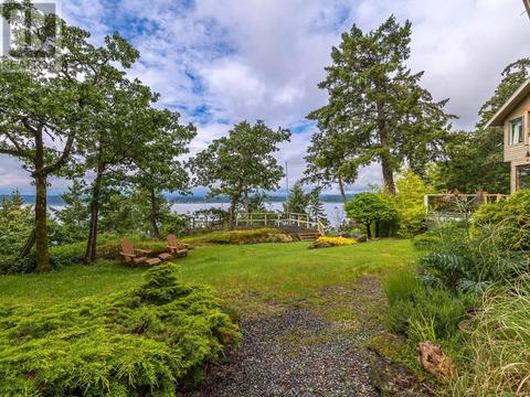 2565 Islands View Dr, House detached with 5 bedrooms, 3 bathrooms and 6 parking in Nanaimo B BC | Card Image