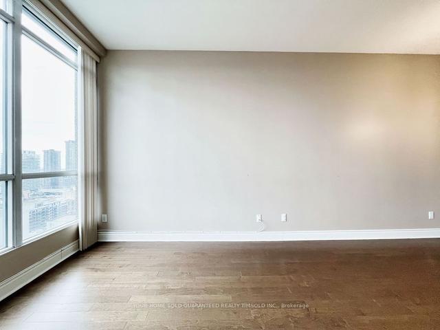 2201 - 7 King St E, Condo with 2 bedrooms, 2 bathrooms and 0 parking in Toronto ON | Image 11