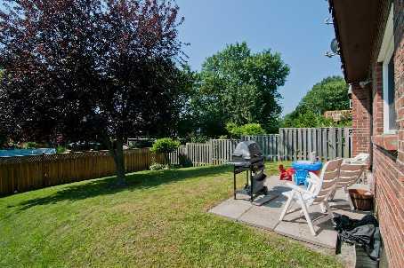 365 Lawson Rd, House detached with 3 bedrooms, 4 bathrooms and 4 parking in Toronto ON | Image 9