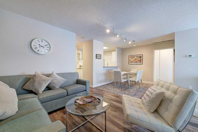 Uc9 - 18 Concorde Pl, Condo with 2 bedrooms, 2 bathrooms and 1 parking in Toronto ON | Image 6