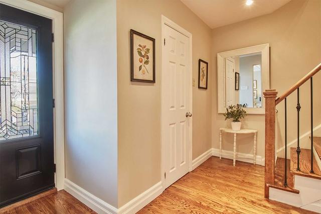1004 Athol St, House detached with 4 bedrooms, 2 bathrooms and 5 parking in Whitby ON | Image 35