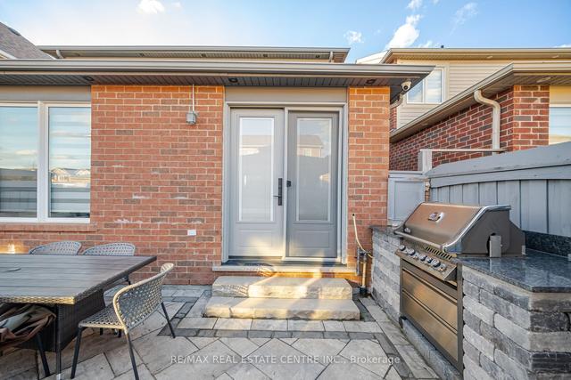 404 Zuest Cres, House detached with 3 bedrooms, 4 bathrooms and 4 parking in Milton ON | Image 29