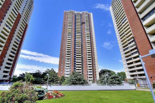 3501 - 3 Massey Sq, Condo with 3 bedrooms, 2 bathrooms and 2 parking in Toronto ON | Image 23