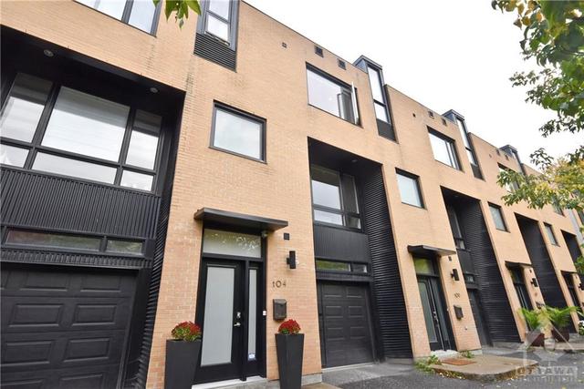 104 Little London Private, Townhouse with 2 bedrooms, 2 bathrooms and 1 parking in Ottawa ON | Card Image