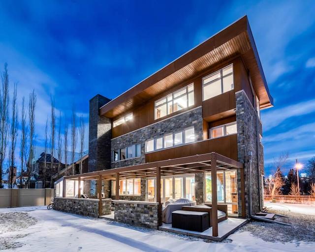 507 Riverdale Avenue Sw, House detached with 5 bedrooms, 4 bathrooms and 3 parking in Calgary AB | Image 4