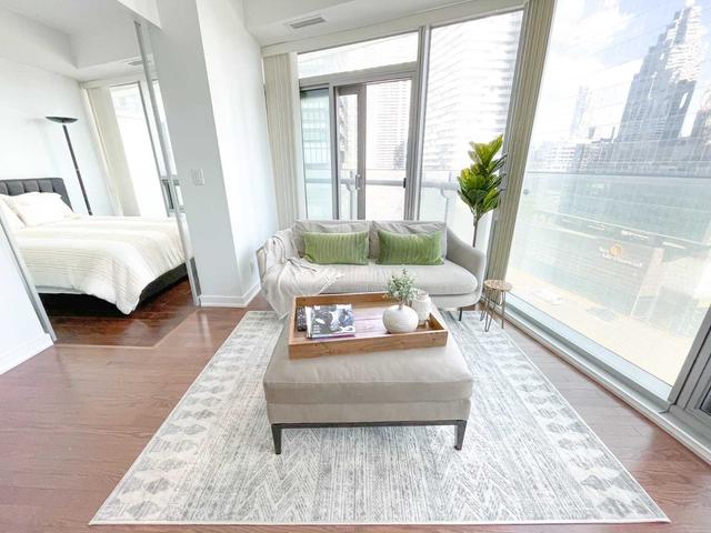 1002 - 14 York St, Condo with 2 bedrooms, 2 bathrooms and 1 parking in Toronto ON | Image 15