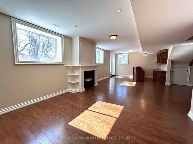 2b Carluke Cres, House detached with 5 bedrooms, 5 bathrooms and 6 parking in Toronto ON | Image 22