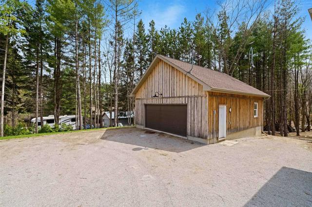 1067 Peter St W, House detached with 2 bedrooms, 2 bathrooms and 8 parking in Oro Medonte ON | Image 19