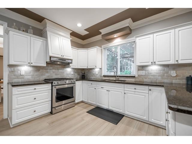 21073 44a Avenue, House detached with 6 bedrooms, 4 bathrooms and 4 parking in Langley BC | Image 9