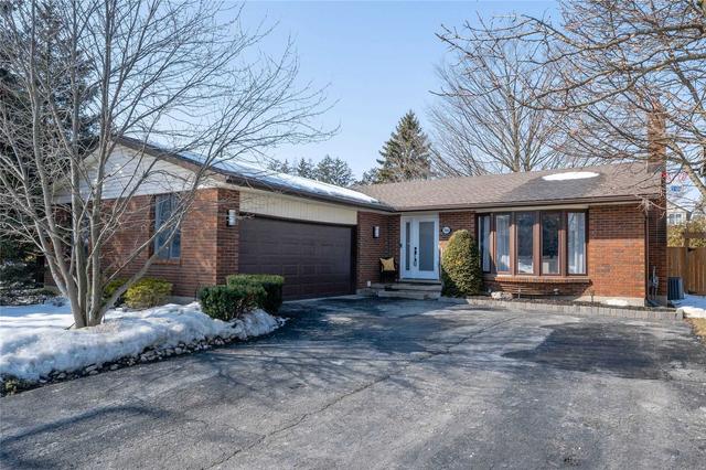 366 Hillside St, House detached with 3 bedrooms, 3 bathrooms and 10 parking in Waterloo ON | Image 1
