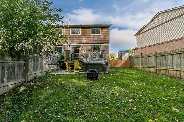 67 Burns Circ, House attached with 3 bedrooms, 1 bathrooms and 3 parking in Barrie ON | Image 26