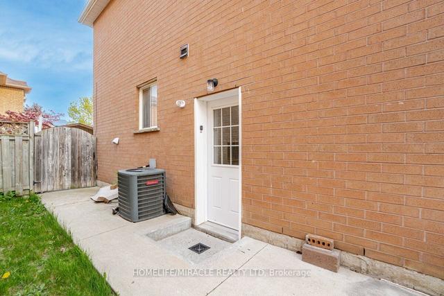 181 Cresthaven Rd, House detached with 3 bedrooms, 3 bathrooms and 5 parking in Brampton ON | Image 22
