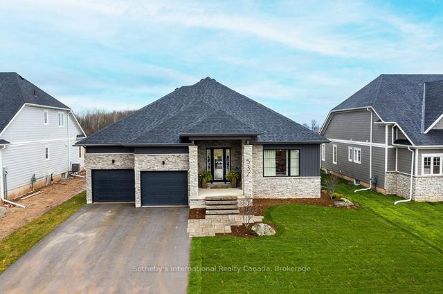 537 Algonquin Tr, House detached with 2 bedrooms, 3 bathrooms and 6 parking in Georgian Bluffs ON | Image 1