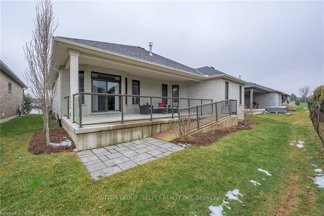1556 Moe Norman Pl, House detached with 2 bedrooms, 2 bathrooms and 6 parking in London ON | Image 28