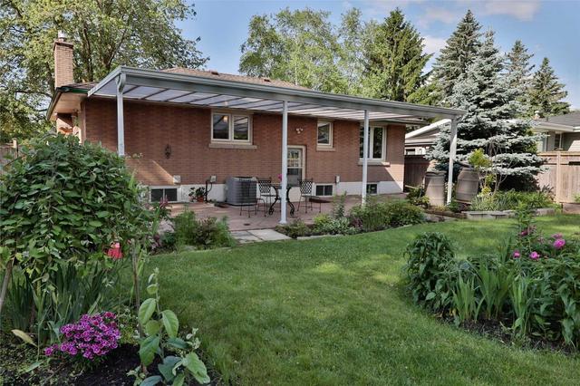 207 Mohawk Rd, House detached with 3 bedrooms, 2 bathrooms and 4 parking in Oakville ON | Image 18