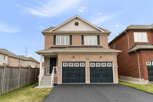 107 Puttingedge Dr, House detached with 3 bedrooms, 3 bathrooms and 6 parking in Whitby ON | Card Image