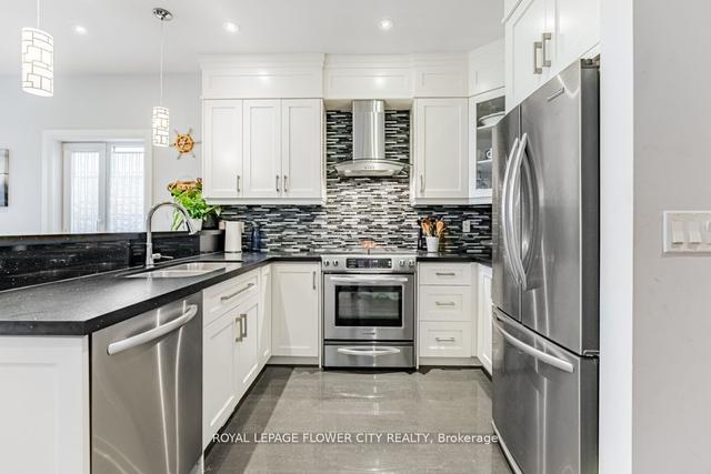 1878b Keele St, House semidetached with 3 bedrooms, 4 bathrooms and 4 parking in Toronto ON | Image 6