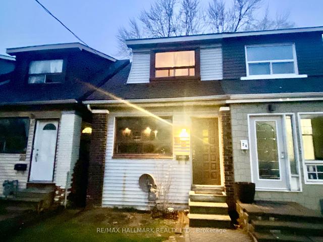 22 Kelvin Ave, House semidetached with 3 bedrooms, 3 bathrooms and 2 parking in Toronto ON | Image 1