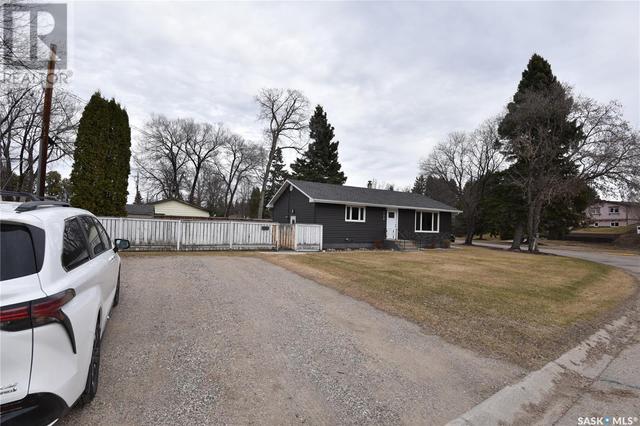 120 5th Street E, House detached with 4 bedrooms, 2 bathrooms and null parking in Nipawin SK | Image 5