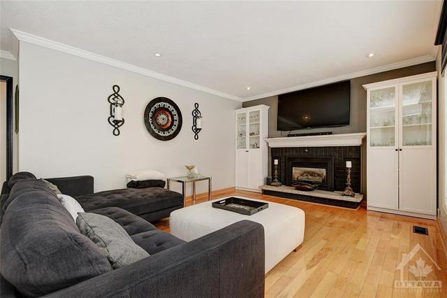 1284 Turner Crescent, House detached with 4 bedrooms, 4 bathrooms and 6 parking in Ottawa ON | Image 15