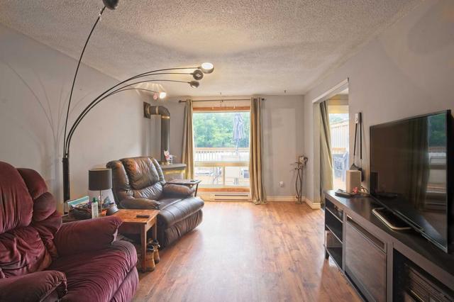 102 Mowat Cres, House semidetached with 3 bedrooms, 2 bathrooms and 3 parking in Barrie ON | Image 29