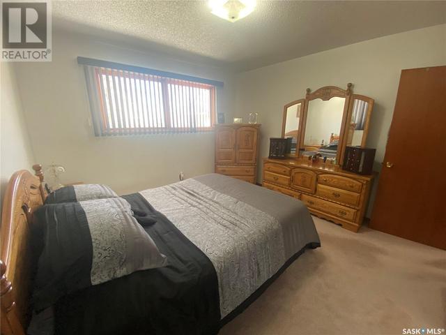 114 3rd Avenue E, House detached with 3 bedrooms, 2 bathrooms and null parking in Gravelbourg SK | Image 15