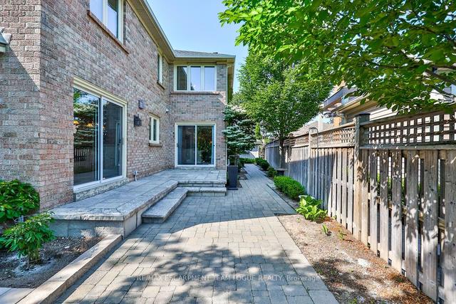 4220 Millcroft Park Dr, House detached with 4 bedrooms, 4 bathrooms and 4 parking in Burlington ON | Image 25