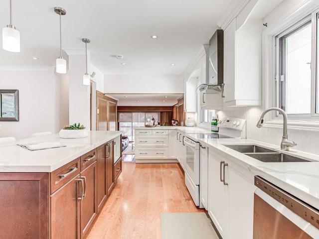 43 Shadberry Dr, House semidetached with 3 bedrooms, 3 bathrooms and 2 parking in Toronto ON | Image 4