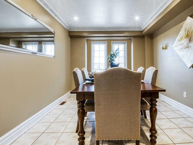 58 Dunlop Crt, House attached with 3 bedrooms, 3 bathrooms and 3 parking in Brampton ON | Image 2